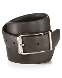This 2-in-1 reversible belt is black on one side and brown on the other, so it suits the work week perfectly and always complements your professional attire no matter what you wear. This 2-in-1 reversible belt is black on one side and brown on the other, so it suits the work week perfectly and always complements your professional attire no matter what you wear.