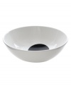 Pretty graphic. One big dot hits the spot inside this collection of sturdy Salt&Pepper salad bowls, bringing cool modern design to everyday dining.