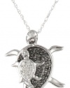 XPY 10k White Gold Mother and Baby Turtle Diamond Pendant Necklace (0.08 cttw, I-J Color, I2-I3 Clarity), 18