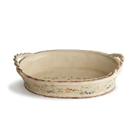 Hand-painted fleurs-de-lis and vines combine with uneven edges to add old world charm to Arte Italica's Medici collection. Hand-painted fleurs-de-lis and vines combine with uneven edges to add old world charm to Arte Italica's Medici collection.