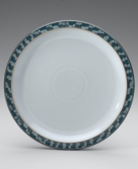 With an ocean-inspired pattern glazed in cool blues and fresh white, Denby's Azure Shell dinner plates bring seaside allure to the casual table. In incredibly durable stoneware for oven to table use. With an ocean-inspired pattern glazed in cool blues and fresh white, Denby's Azure Shell dinner plates bring seaside allure to the casual table. In incredibly durable stoneware for oven to table use.