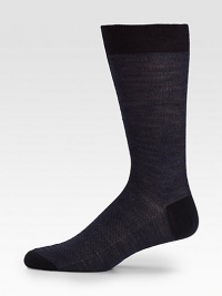 A classic melange pattern complemented by solid ends.80% wool/20% nylonMachine washMade in Italy of imported fabric A classic melange pattern complemented by solid ends.80% wool/20% nylonMachine washMade in Italy of imported fabric