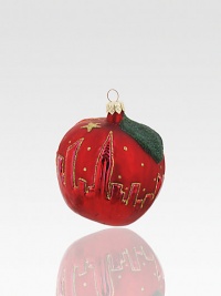 One of New York's favorite nicknames is literally depicted in this delicate glass apple with a glittering outline of the city skyline under twinkling stars.Handmade and hand-paintedGlassAbout 4H X 3.5 diam.Imported One of New York's favorite nicknames is literally depicted in this delicate glass apple with a glittering outline of the city skyline under twinkling stars.Handmade and hand-paintedGlassAbout 4H X 3.5 diam.Imported