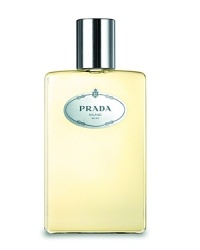 This velvety perfumed bath and shower gel, with vitamin B5, cleanses and protects the skin, while making it luminous and smooth. 8.5 oz. This velvety perfumed bath and shower gel, with vitamin B5, cleanses and protects the skin, while making it luminous and smooth. 8.5 oz.