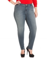 Add a vintage feel to your casual style with MICHAEL Michael Kors' plus size skinny jeans, finished by a light wash. Add a vintage feel to your casual style with MICHAEL Michael Kors' plus size skinny jeans, finished by a light wash.