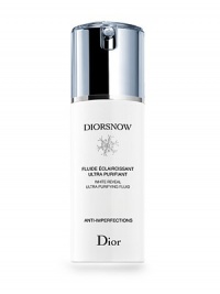 Lightweight fluid brightens the skin and helps regulate sebum to minimize pores, smooth and refine the skin's texture, and create a perfectly matte and even complexion. 1.7 oz. Lightweight fluid brightens the skin and helps regulate sebum to minimize pores, smooth and refine the skin's texture, and create a perfectly matte and even complexion. 1.7 oz.