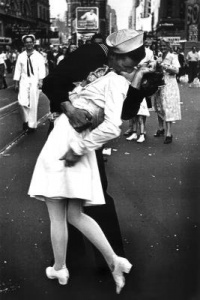 Kissing On VJ Day - Nurse Kissing Sailor, Art Poster Full Size Poster Print, 24x36 Kissing On VJ Day - Nurse Kissing Sailor, Art Poster Full Size Poster Print, 24x36
