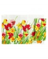 Fresh and vibrant, Vera's Daffodils napkins turn your home into the picture of spring. Watercolor blossoms thrive on pure cotton for a natural look and feel, providing a cheerful backdrop for quiet nights in or festive entertaining.
