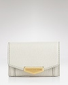 Get carded with this MARC BY MARC JACOBS case, which is styled in textured leather and features a simple snap closure.