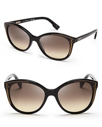 Retro in shape but modern in aesthetic, we call these Fendi sunglasses the quintessential cat eye.