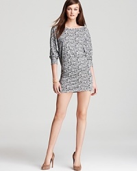 Stop traffic in this short and sleek snake print Thakoon Addition tunic dress. Wear it alone for a night out, or pair it with leggings for work or a weekend brunch.