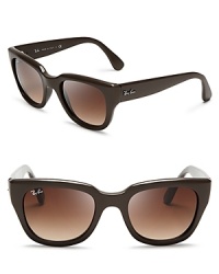 Ray-Ban mixes the wayfarer and the cat eye with a matte finish for a flattering silhouette. Ray-Ban mixes the wayfarer and the cat eye with a matte finish for a flattering silhouette.