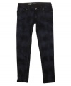 A skinny fit with a wide variety of washes, these Outta Control denim leggings from Levi's can complement her look whatever her style.