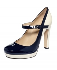 The excellent contrast of the Mindy pumps by Tommy Hilfiger makes these Mary Janes a perfect choice for your most sophisticated occasions. The excellent contrast of the Mindy pumps by Tommy Hilfiger makes these Mary Janes a perfect choice for your most sophisticated occasions.