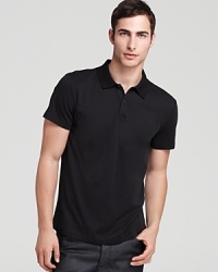 A handsome everyday staple meshes perfectly with your casual wardrobe. A handsome everyday staple meshes perfectly with your casual wardrobe.