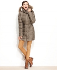 The Yume parka from The North Face offers cold-weather protection in a basic, feminine silhouette. Down fill and faux fur trim keep you in high style no matter how low the temperature gets! The Yume parka from The North Face offers cold-weather protection in a basic, feminine silhouette. Down fill and faux fur trim keep you in high style no matter how low the temperature gets!