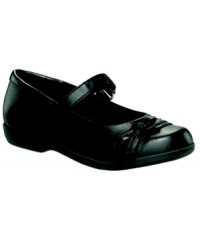Accent her adorability with these dainty Lesley Mary Jane shoes from Stride Rite, a perfectly pretty addition to her look. Accent her adorability with these dainty Lesley Mary Jane shoes from Stride Rite, a perfectly pretty addition to her look.