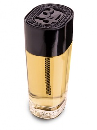 To celebrate 50 years of creation, Diptyque has chosen to create a signature line, an embodiment of the brand with a unique scent, for the body and home, called quite naturally, 34 boulevard Saint Germain.