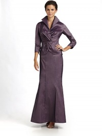 THE LOOKPoint collarTwist wrap front with concealed snapSeamed waistThree-quarter sleeves with pleated detailsTHE FITAbout 21 from shoulder to hemTHE MATERIAL49% polyester/44% nylon/7% spandexCARE & ORIGINDry cleanImported THE LOOKPoint collarTwist wrap front with concealed snapSeamed waistThree-quarter sleeves with pleated detailsTHE FITAbout 21 from shoulder to hemTHE MATERIAL49% polyester/44% nylon/7% spandexCARE & ORIGINDry cleanImported