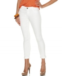 Calvin Klein Jeans puts a trendy spin on these cropped jeans, giving them a clean, bright wash and a skinny, stretchy fit! Calvin Klein Jeans puts a trendy spin on these cropped jeans, giving them a clean, bright wash and a skinny, stretchy fit!