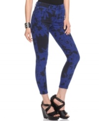 A bold floral print makes a hot summer statement on these Else skinny jeans -- as serious must-have! A bold floral print makes a hot summer statement on these Else skinny jeans -- as serious must-have!