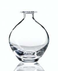 kate spade proves less is more in luminous crystal with the pure and simply beautiful Sweet Pea posy vase. Dazzling curves create a modern silhouette for refreshing, understated elegance. kate spade proves less is more in luminous crystal with the pure and simply beautiful Sweet Pea posy vase. Dazzling curves create a modern silhouette for refreshing, understated elegance.