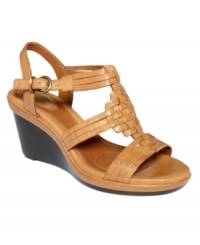 Woven detailing on the vamp of the Seta Purr wedge sandals by Clarks make these comfy wedges extra special. Woven detailing on the vamp of the Seta Purr wedge sandals by Clarks make these comfy wedges extra special.