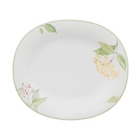 The Green Garland collection is composed of pure white fine china. Each piece features a light, fresh floral treatment in soft shades of green and yellow. Shape is always important and Villeroy & Boch, offering tableware pieces in this collection in round or oblong to create a decidedly modern approach. The Green Garland collection is composed of pure white fine china. Each piece features a light, fresh floral treatment in soft shades of green and yellow. Shape is always important and Villeroy & Boch, offering tableware pieces in this collection in round or oblong to create a decidedly modern approach.