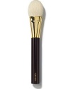 Tom Ford's brush collection is designed to bring ease and luxury to the process of creating your look - they make expert makeup application completely effortless. Achieve concise cheek color application easily with this ultra-soft brush developed with natural hair. It allows complete versatility: layer color to desired intensity or sheer it down to transparency. Handle is designed for true comfort and balance.