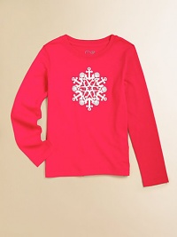 THE LOOKRibbed crewneck Pullover style Long sleeves Textured, glittered snowflake printTHE MATERIALPima cottonCARE & ORIGINMachine wash Imported THE LOOKRibbed crewneck Pullover style Long sleeves Textured, glittered snowflake printTHE MATERIALPima cottonCARE & ORIGINMachine wash Imported