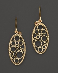 18K gold bubbles rise in Roberto Coin's elegant earrings. 18K gold bubbles rise in Roberto Coin's elegant earrings.