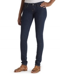 Show off your curves in these skinny jeans from Levi's, featuring a figure-flattering fit and an ultra-modern dark wash. Show off your curves in these skinny jeans from Levi's, featuring a figure-flattering fit and an ultra-modern dark wash.
