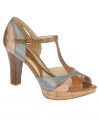 Embrace a retro vibe with the Katrina sandals by Naturalizer. Colorblocked straps hug the feet for a night of dancing or dining. Embrace a retro vibe with the Katrina sandals by Naturalizer. Colorblocked straps hug the feet for a night of dancing or dining.