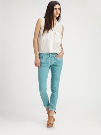 Cropped skinny-fit denim in a sandblasted hue for that vintage, live-in look.THE FITSkinny fitRise, about 8Inseam, about 25THE DETAILSZip flyFive-pocket style90% cotton/8% polyester/2% elastaneMachine washMade in USA of imported fabricModel shown is 5'10 (178cm) wearing US size 4. Cropped skinny-fit denim in a sandblasted hue for that vintage, live-in look.THE FITSkinny fitRise, about 8Inseam, about 25THE DETAILSZip flyFive-pocket style90% cotton/8% polyester/2% elastaneMachine washMade in USA of imported fabricModel shown is 5'10 (178cm) wearing US size 4.