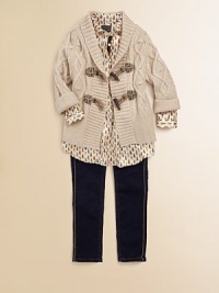 A luxe layer to keep little ones warm, updated with Fendi logos and a chunky cable knit.Ribbed shawl collarThree-quarter sleeves with turned cuffsToggle closure80% virgin wool/20% polyamideDry cleanMade in Italy of imported fabric A luxe layer to keep little ones warm, updated with Fendi logos and a chunky cable knit.Ribbed shawl collarThree-quarter sleeves with turned cuffsToggle closure80% virgin wool/20% polyamideDry cleanMade in Italy of imported fabric