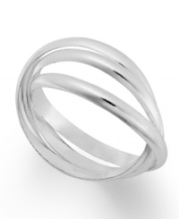 Roll out a new look. Giani Bernini's simple and stylish ring features three interlocking bands that roll freely. Crafted in sterling silver. Size 7 or 8. Roll out a new look. Giani Bernini's simple and stylish ring features three interlocking bands that roll freely. Crafted in sterling silver. Size 7 or 8.