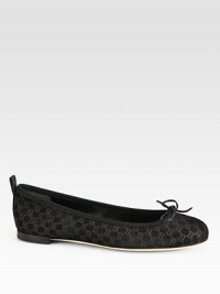 Leather bow and ribbon trim complete these signature GG velvet flats. GG-printed velvet upperLeather lining and solePadded insoleMade in ItalyOUR FIT MODEL RECOMMENDS ordering true size. 