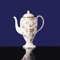 Oberon's delicate floral pattern recalls the first blossoms of spring, yet is understated enough to complement any table decor. Bone china. Oberon's delicate floral pattern recalls the first blossoms of spring, yet is understated enough to complement any table decor. Bone china.