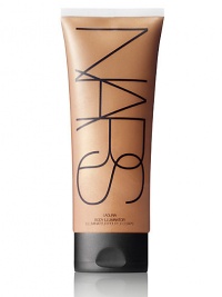A golden glow from head to toe. Laguna Body Illuminator gives a beautiful bronzed radiance and delicately scents skin with exotic Monoï de Tahiti Oil. 5.5 oz. A golden glow from head to toe. Laguna Body Illuminator gives a beautiful bronzed radiance and delicately scents skin with exotic Monoï de Tahiti Oil. 5.5 oz.