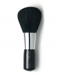 Accentuates a natural tan with full, round bristles to evenly distribute colour for a smooth, even finish. Perfectly sized and shaped for the application of bronzing powder as well as shimmer loose setting powder. Softly dab brush into product and tap off excess. Dust product over high portions of face for a natural sun-kissed look. 