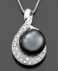 Dance to your own tune. This illuminating pendant features a cultured Tahitian pearl (9mm) and round-cut diamonds (1/10 ct. t.w.) set in 14k white gold. Approximate length: 18 inches. Approximate drop: 3/4 inch.