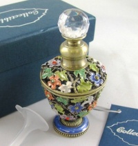 Swarovski Crystals Perfume Bottle Flowered Round Antique Vintage(Style May Vary) Swarovski Crystals Perfume Bottle Flowered Round Antique Vintage(Style May Vary)