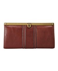 Get an instant style upgrade by adding this vintage-inspired frame clutch to your night-out ensemble. Goldtone hardware and heavily stitched center detailing gives this Fossil design an irresistible appeal. Get an instant style upgrade by adding this vintage-inspired frame clutch to your night-out ensemble. Goldtone hardware and heavily stitched center detailing gives this Fossil design an irresistible appeal.