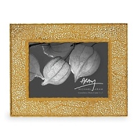 The Gooseberry Collection was inspired by the delicate beauty found in naturally decaying foliage. With the gooseberry in particular, the lace-like veining that remains creates other-worldly forms. The Gooseberry Collection was inspired by the delicate beauty found in naturally decaying foliage. With the gooseberry in particular, the lace-like veining that remains creates other-worldly forms.