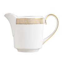 Vera Wang, in collaboration with Wedgwood, has designed a tableware collection full of understated elegance and classic beauty that embraces the ultra chic, sophisticated style that Vera is known for. Gilded Weave takes its inspiration from the Greek and Neo-classical accents used in Vera Wangs Spring 2008 Bridal Collection. The gold and platinum mixed motifs invoke themes of nature and spring with graceful and subtle flourishes. This collection is designed to stand-alone or to mix and match. Vera Wang, in collaboration with Wedgwood, has designed a tableware collection full of understated elegance and classic beauty that embraces the ultra chic, sophisticated style that Vera is known for. Gilded Weave takes its inspiration from the Greek and Neo-classical accents used in Vera Wangs Spring 2008 Bridal Collection. The gold and platinum mixed motifs invoke themes of nature and spring with graceful and subtle flourishes. This collection is designed to stand-alone or to mix and match.