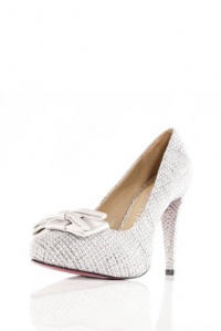 Pointy, Closed Toe Linen Platform Pumps with Decorative Bow