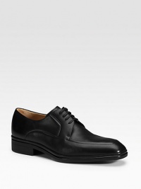 Simple, classic and fit for any occasion in smooth leather with easy leather soles. Leather lining Padded insole Rubber sole Made in Switzerland Simple, classic and fit for any occasion in smooth leather with easy leather soles. Leather lining Padded insole Rubber sole Made in Switzerland