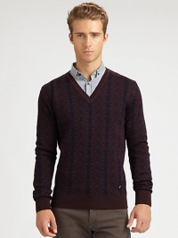 A dynamic print pattern, luxuriously woven in pure virgin wool, adds a dapper dose of color and character to your layering basics.V-neckRibbed knit cuffs and hemVirgin woolHand washMade in Italy A dynamic print pattern, luxuriously woven in pure virgin wool, adds a dapper dose of color and character to your layering basics.V-neckRibbed knit cuffs and hemVirgin woolHand washMade in Italy