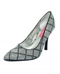 Perfect for your night out. The Loretta evening pumps by Issac Mizrahi feature a great glittery upper and a pretty pointed toe. Perfect for your night out. The Loretta evening pumps by Issac Mizrahi feature a great glittery upper and a pretty pointed toe.