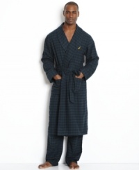 Layer up your lounge look with this smart plaid robe from Nautica. Layer up your lounge look with this smart plaid robe from Nautica.